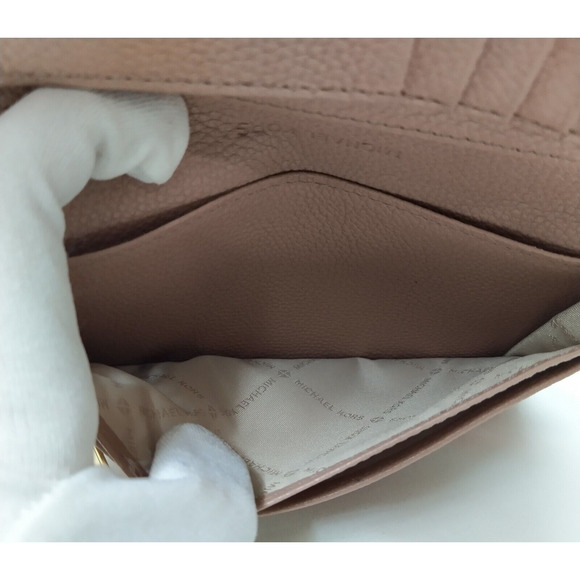 Michael Kors Mercer Pink Pebbled Leather Credit Card ID Window Bifold Wallet - Picture 16 of 16